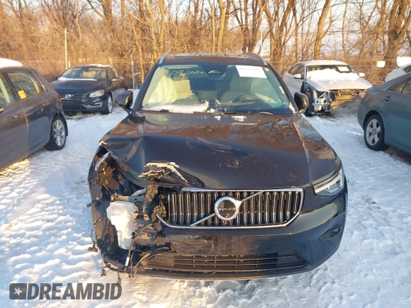 2024 Volvo XC40 Plus Bright Theme with VIN YV4L12UE3R2252433, listed as a IAAI auction lot 41322400 with 23 mi miles. Bid and sale history available at carsss.com. Image 12.