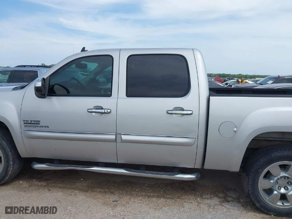 2011 GMC Sierra 1500 SLE with VIN 3GTP1VE05BG361711, listed as a IAAI auction lot 41927412 with 105,095 mi miles. Bid and sale history available at carsss.com. Image 14.