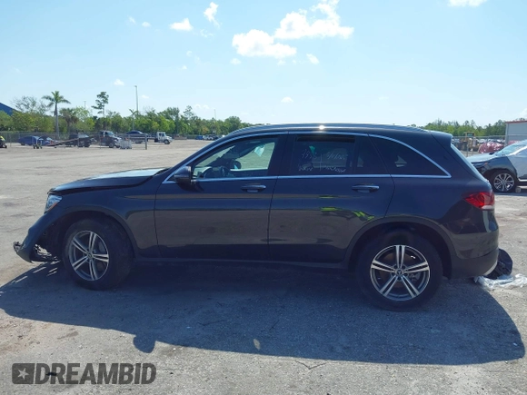 2020 Mercedes-Benz GLC 300 с VIN WDC0G8DB3LF715789, выставлен на аукционе IAAI как лот 42270498 с пробегом 88 882 миль миль и . История ставок и продаж доступна на DreamBid. Изображение 13.