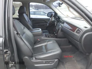 2012 GMC Yukon Denali with VIN 1GKS2EEF5CR129160, listed as a IAAI auction lot 42012417 with 221,871 mi miles. Bid and sale history available at carsss.com. Image 5.