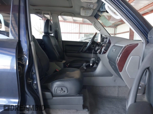 2002 Mitsubishi Montero Limited z VIN JA4MW51R02J056182, wystawiony jako IAAI lot #41997067 z przebiegiem 176 963 mil mil oraz . Historia ofert i sprzedaży dostępna na DreamBid. Obrazek 5.