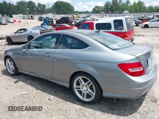 2013 Mercedes-Benz C 250 с VIN WDDGJ4HB3DF944912, выставлен на аукционе IAAI как лот 42411650 с пробегом 91 362 миль миль и . История ставок и продаж доступна на DreamBid. Изображение 3.