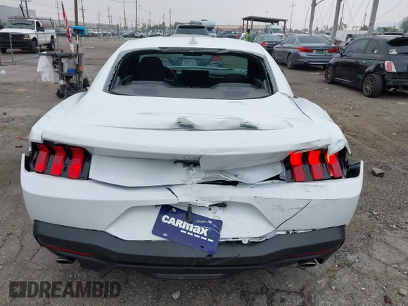 2024 Ford Mustang EcoBoost z VIN 1FA6P8TH3R5109662, wystawiony jako IAAI lot #42164383 z przebiegiem 3 336 mil mil oraz . Historia ofert i sprzedaży dostępna na DreamBid. Obrazek 16.