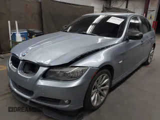 2011 BMW 3 Series 328i z VIN WBAPH5C58BA448671, wystawiony jako IAAI lot #42337923 z przebiegiem 121 888 mil mil oraz . Historia ofert i sprzedaży dostępna na DreamBid. Obrazek 2.