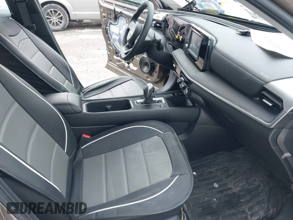 2025 Nissan Kicks S with VIN 3N8AP6BBXSL313200, listed as a IAAI auction lot 41546583 with 5,964 mi miles and . Bid and sale history available at DreamBid. Image 5.