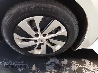 2020 Nissan Altima S z VIN 1N4BL4BV1LC230252, wystawiony jako IAAI lot #42547649 z przebiegiem 158 643 mil mil oraz . Historia ofert i sprzedaży dostępna na DreamBid. Obrazek 13.