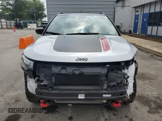 2025 Jeep Compass Trailhawk with VIN 3C4NJDDN9ST556944, listed as a Copart auction lot 65061335 with 10,196 mi miles and Clean title. Bid and sale history available at DreamBid. Image 5.