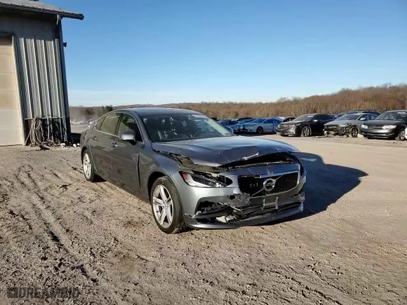 2018 Volvo S90 Momentum with VIN LVY982MKXJP029420, listed as a Copart auction lot 37016113 with 41,478 mi miles. Bid and sale history available at carsss.com. Image 10.