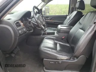 2008 GMC Sierra 1500 Work Truck z VIN 2GTEK133481143139, wystawiony jako Copart lot #60735835 z przebiegiem 198 049 mil mil oraz Czysty tytuł • Clean title. Historia ofert i sprzedaży dostępna na DreamBid. Obrazek 7.
