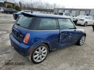 2003 MINI Hardtop S with VIN WMWRE33423TD74010, listed as a Copart auction lot 45301055 with 81,331 mi miles and Clean Title. Bid and sale history available at DreamBid. Image 3.