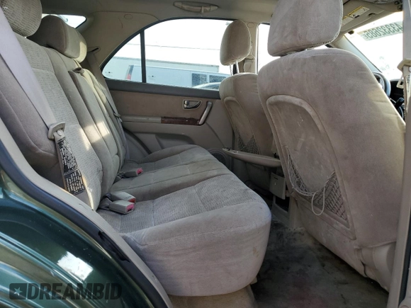 2004 Kia Sorento LX with VIN KNDJC733945229568, listed as a Copart auction lot 43332685 with 125,118 mi miles and Salvage Title. Bid and sale history available at carsss.com. Image 11.