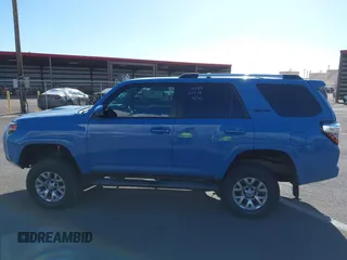 2018 Toyota 4Runner SR5 with VIN JTEBU5JR4J5587343, listed as a IAAI auction lot 41323145 with 51,136 mi miles. Bid and sale history available at carsss.com. Image 14.