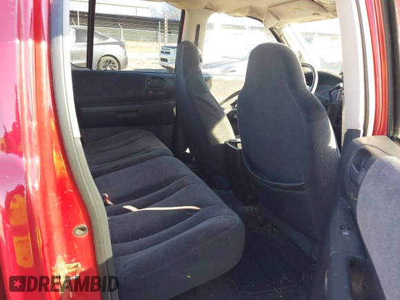 2003 Dodge Dakota Sport with VIN 1D7HL38N73S299948, listed as a IAAI auction lot 41392261 with 271,377 mi miles. Bid and sale history available at carsss.com. Image 8.