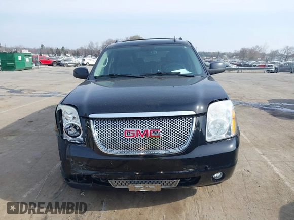 2012 GMC Yukon XL Denali with VIN 1GKS2MEF2CR252084, listed as a IAAI auction lot 41802335 with 88,958 mi miles. Bid and sale history available at carsss.com. Image 12.