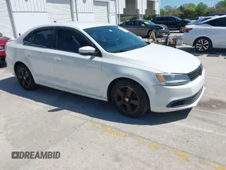 2012 Volkswagen Jetta Sedan SE w/Convenience with VIN 3VWDX7AJ3CM392032, listed as a IAAI auction lot 41825344 with 177,581 mi miles. Bid and sale history available at carsss.com. Image 1.