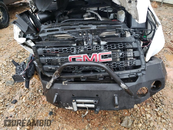 2011 GMC Sierra 2500HD SLT z VIN 1GT121C88BF114348, wystawiony jako Copart lot #43801915 z przebiegiem Nie podano mil oraz Nie do naprawy • Non repairable. Historia ofert i sprzedaży dostępna na DreamBid. Obrazek 11.
