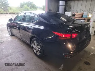 2022 Nissan Altima S z VIN 1N4BL4BV3NN320669, wystawiony jako IAAI lot #42500981 z przebiegiem 77 777 mil mil oraz . Historia ofert i sprzedaży dostępna na DreamBid. Obrazek 1.