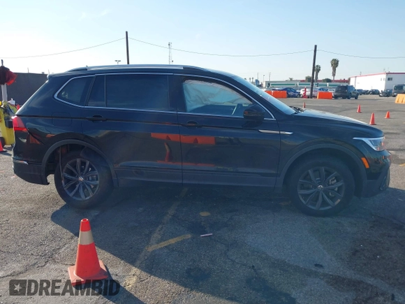 2022 Volkswagen Tiguan SE with VIN 3VV3B7AX5NM042455, listed as a IAAI auction lot 41848427 with 44,631 mi miles and . Bid and sale history available at DreamBid. Image 13.