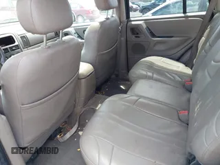 2004 Jeep Grand Cherokee Laredo with VIN 1J4GW48N94C407642, listed as a IAAI auction lot 42381436 with 177,141 mi miles and . Bid and sale history available at DreamBid. Image 8.