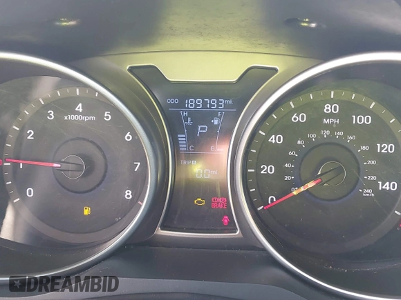 2013 Hyundai Veloster w/Gray Int with VIN KMHTC6AD6DU122025, listed as a IAAI auction lot 41551623 with 189,793 mi miles. Bid and sale history available at carsss.com. Image 7.