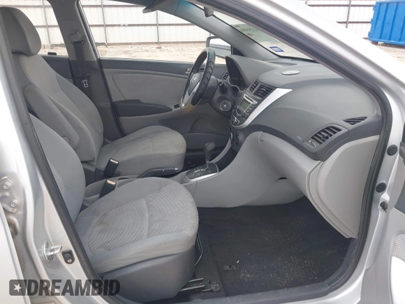 2012 Hyundai Accent GLS z VIN KMHCT4AE8CU095891, wystawiony jako IAAI lot #42256404 z przebiegiem 171 514 mil mil oraz . Historia ofert i sprzedaży dostępna na DreamBid. Obrazek 5.