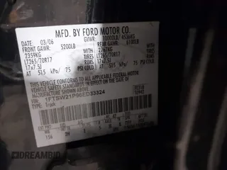 2006 Ford F-250 XL z VIN 1FTSW21P96ED33324, wystawiony jako IAAI lot #41943179 z przebiegiem Nie podano mil oraz . Historia ofert i sprzedaży dostępna na DreamBid. Obrazek 9.