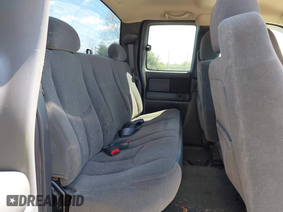 2004 Chevrolet Silverado 1500 Z71 with VIN 2GCEK19T141132102, listed as a IAAI auction lot 42050045 with 133,196 mi miles and . Bid and sale history available at DreamBid. Image 8.