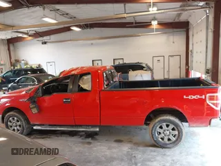 2014 Ford F-150 XL z VIN 1FTFX1EF2EKF34623, wystawiony jako IAAI lot #42614241 z przebiegiem 239 192 mil mil oraz . Historia ofert i sprzedaży dostępna na DreamBid. Obrazek 14.