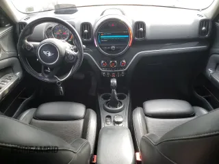 2018 MINI Countryman Cooper S with VIN WMZYT5C31J3E60896, listed as a Copart auction lot 48239805 with 110,260 mi miles and Clean title. Bid and sale history available at DreamBid. Image 8.