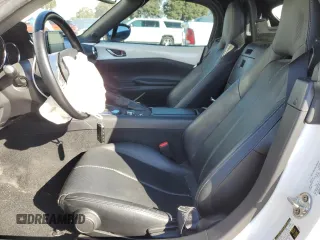 2020 Mazda MX-5 Miata Grand Touring z VIN JM1NDAD74L0416564, wystawiony jako Copart lot #80306624 z przebiegiem 32 732 mil mil oraz Szkoda całkowita • Salvage title. Historia ofert i sprzedaży dostępna na DreamBid. Obrazek 7.