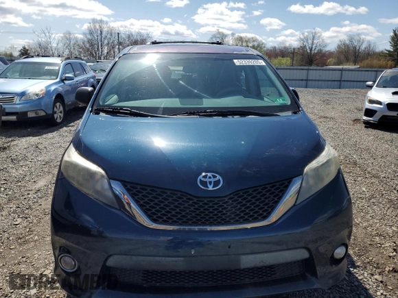 2012 Toyota Sienna SE with VIN 5TDXK3DC7CS251937, listed as a Copart auction lot 52339205 with 219,797 mi miles and Salvage Title. Bid and sale history available at carsss.com. Image 5.