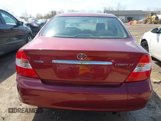 2004 Toyota Camry LE with VIN 4T1BE32K34U377605, listed as a IAAI auction lot 42107813 with 110,724 mi miles. Bid and sale history available at carsss.com. Image 17.