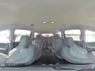 2015 Chevrolet Traverse LT z VIN 1GNKRGKD4FJ117534, wystawiony jako Copart lot #56562735 z przebiegiem Nie podano mil oraz Szkoda całkowita • Salvage title. Historia ofert i sprzedaży dostępna na DreamBid. Obrazek 15.