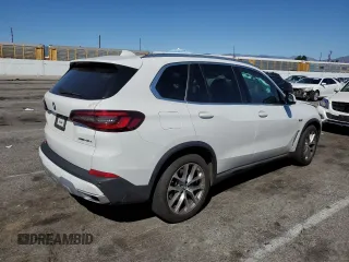2023 BMW X5 xDrive45e z VIN 5UXTA6C02P9P99227, wystawiony jako Copart lot #50364625 z przebiegiem Nie podano mil oraz Szkoda całkowita • Salvage title. Historia ofert i sprzedaży dostępna na DreamBid. Obrazek 3.