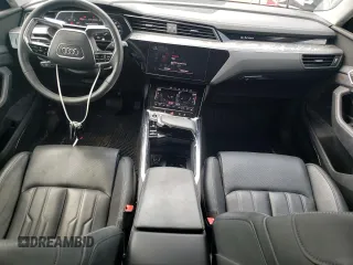 2021 Audi e-tron Prestige with VIN WA1VABGE0MB037313, listed as a Copart auction lot 60753503 with 33,074 mi miles. Bid and sale history available at carsss.com. Image 8.