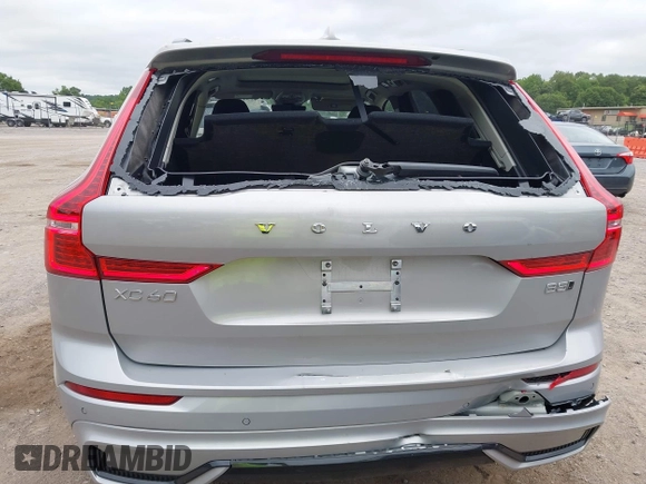 2025 Volvo XC60 Plus с VIN YV4M12RC5S1149246, выставлен на аукционе IAAI как лот 42533801 с пробегом 5 600 миль миль и . История ставок и продаж доступна на DreamBid. Изображение 6.