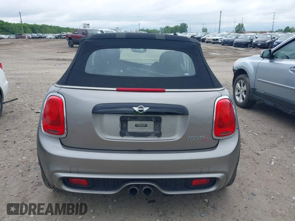 2017 MINI Convertible Cooper S with VIN WMWWG9C34H3C81035, listed as a IAAI auction lot 42216900 with 61,996 mi miles and . Bid and sale history available at DreamBid. Image 16.