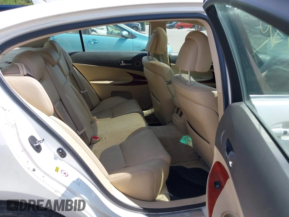2008 Lexus GS with VIN JTHCE96S980016221, listed as a IAAI auction lot 42186022 with 208,878 mi miles. Bid and sale history available at carsss.com. Image 8.