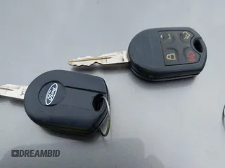 2013 Ford Expedition XLT с VIN 1FMJU1J54DEF31876, выставлен на аукционе IAAI как лот 42512937 с пробегом 240 046 миль миль и . История ставок и продаж доступна на DreamBid. Изображение 11.