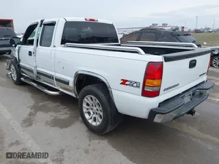 2001 Chevrolet Silverado 1500 LS with VIN 2GCEK19T811301866, listed as a IAAI auction lot 41695144 with 90,481 mi miles. Bid and sale history available at carsss.com. Image 3.