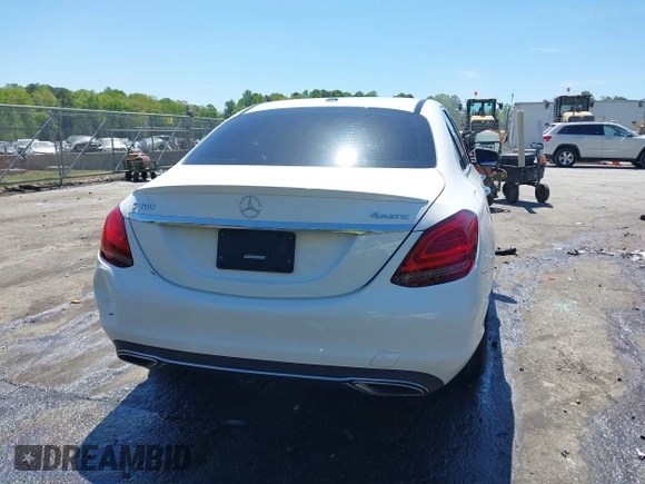 2019 Mercedes-Benz C 300 z VIN 55SWF8EB3KU297396, wystawiony jako IAAI lot #42064934 z przebiegiem 74 926 mil mil oraz . Historia ofert i sprzedaży dostępna na DreamBid. Obrazek 16.