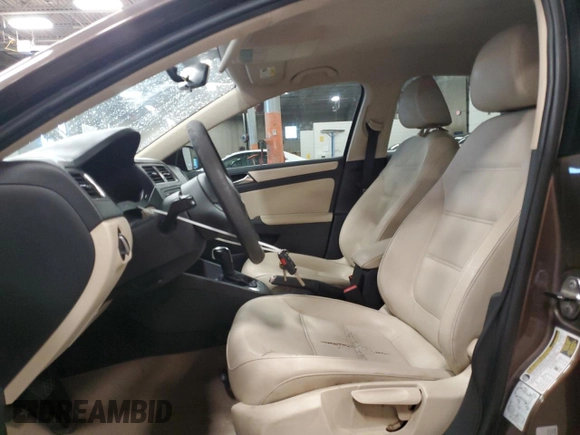 2011 Volkswagen Jetta SE with VIN 3VWDX7AJ2BM397530, listed as a Copart auction lot 61066775 with 130,164 mi miles and Salvage title. Bid and sale history available at DreamBid. Image 7.