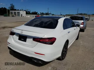 2022 Mercedes-Benz E-Class E 350 with VIN W1KZF8DB8NB083632, listed as a Copart auction lot 64756132 with 2,704 mi miles. Bid and sale history available at carsss.com. Image 4.