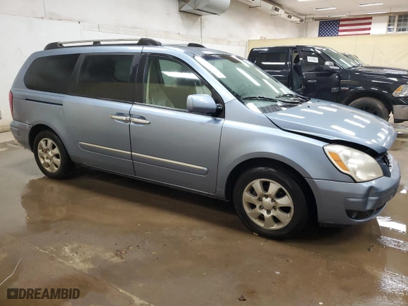 2008 Hyundai Entourage GLS with VIN KNDMC233086054448, listed as a Copart auction lot 81988274 with 197,103 mi miles and Clean Title. Bid and sale history available at carsss.com. Image 4.