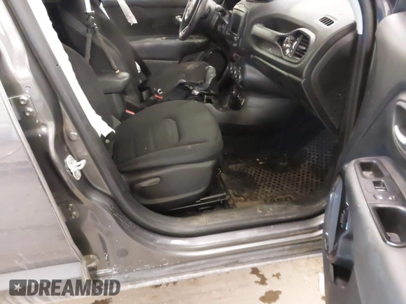 2016 Jeep Renegade Latitude with VIN ZACCJBBTXGPD19844, listed as a IAAI auction lot 41385777 with 102,891 mi miles. Bid and sale history available at carsss.com. Image 5.