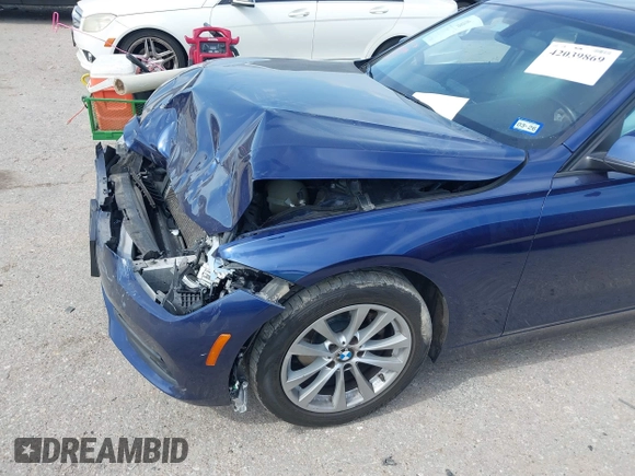 2018 BMW 3 Series 320i with VIN WBA8E1G56JNU92997, listed as a IAAI auction lot 42039869 with 105,085 mi miles. Bid and sale history available at carsss.com. Image 6.