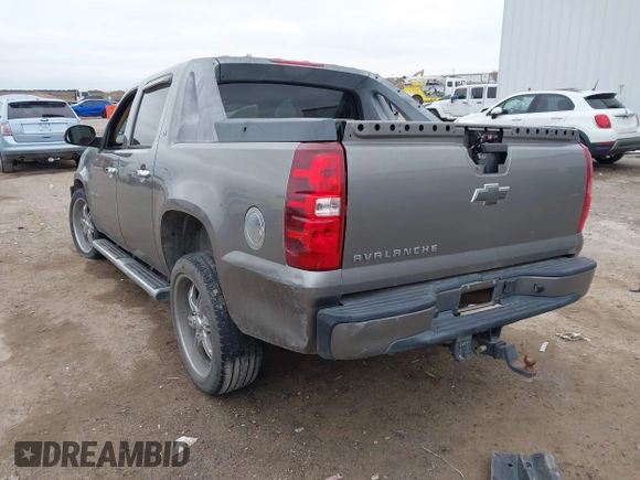 2007 Chevrolet Avalanche LTZ z VIN 3GNEC12J77G129472, wystawiony jako IAAI lot #41100413 z przebiegiem Nie podano mil oraz . Historia ofert i sprzedaży dostępna na DreamBid. Obrazek 3.