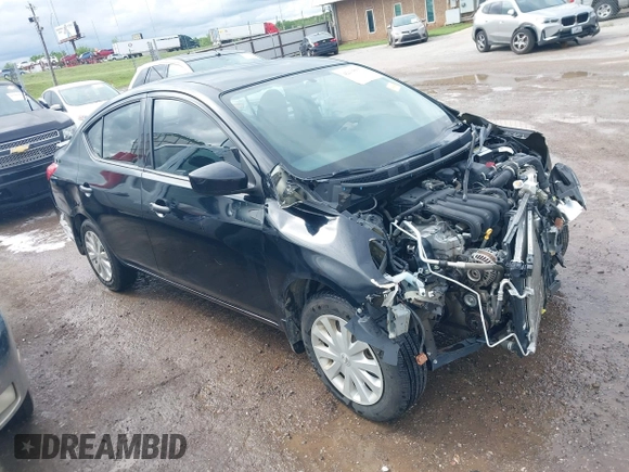 2016 Nissan Versa S z VIN 3N1CN7AP3GL907876, wystawiony jako IAAI lot #42134165 z przebiegiem 75 869 mil mil oraz . Historia ofert i sprzedaży dostępna na DreamBid. Obrazek 14.