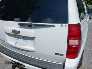 2007 Chevrolet Suburban LTZ with VIN 1GNFK16367J193729, listed as a IAAI auction lot 42621298 with 262,721 mi miles and . Bid and sale history available at DreamBid. Image 17.