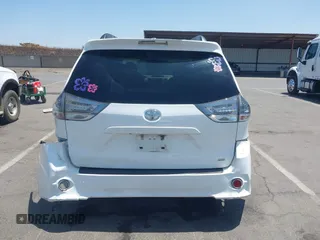 2014 Toyota Sienna SE z VIN 5TDXK3DC0ES515325, wystawiony jako IAAI lot #42520007 z przebiegiem 155 649 mil mil oraz . Historia ofert i sprzedaży dostępna na DreamBid. Obrazek 17.